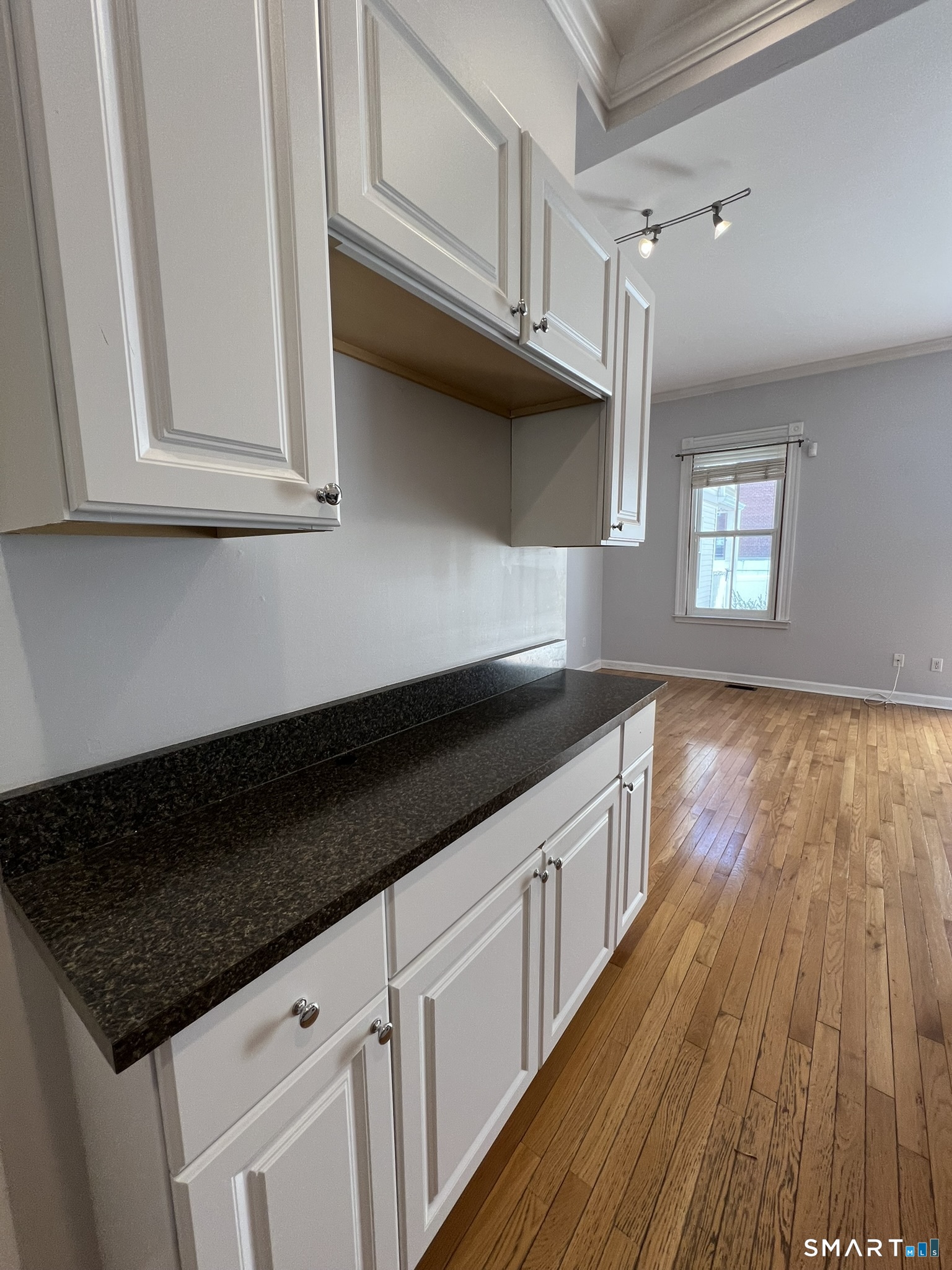 49 Glenbrook Road, Unit 103 Stamford, CT 06902 - Photo 6 of 47 Kitchen