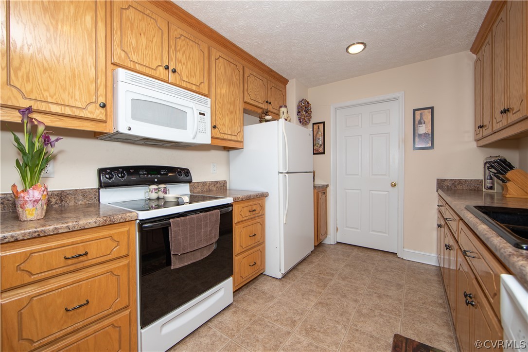 20344 Laurel Road Petersburg, VA 23803 - Photo 4 of 27 Gallery Image 4