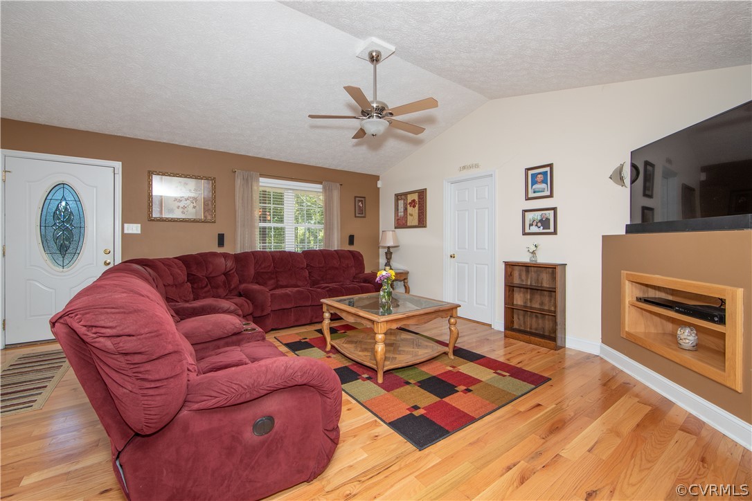 20344 Laurel Road Petersburg, VA 23803 - Photo 8 of 27 Gallery Image 8