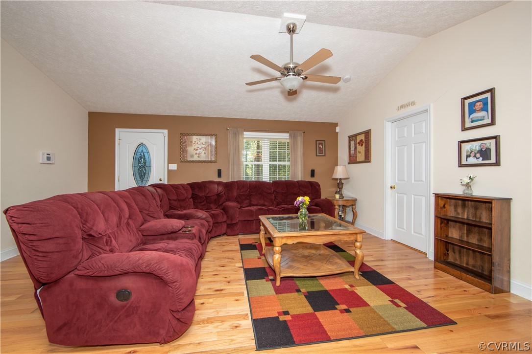 20344 Laurel Road Petersburg, VA 23803 - Photo 9 of 27 Gallery Image 9