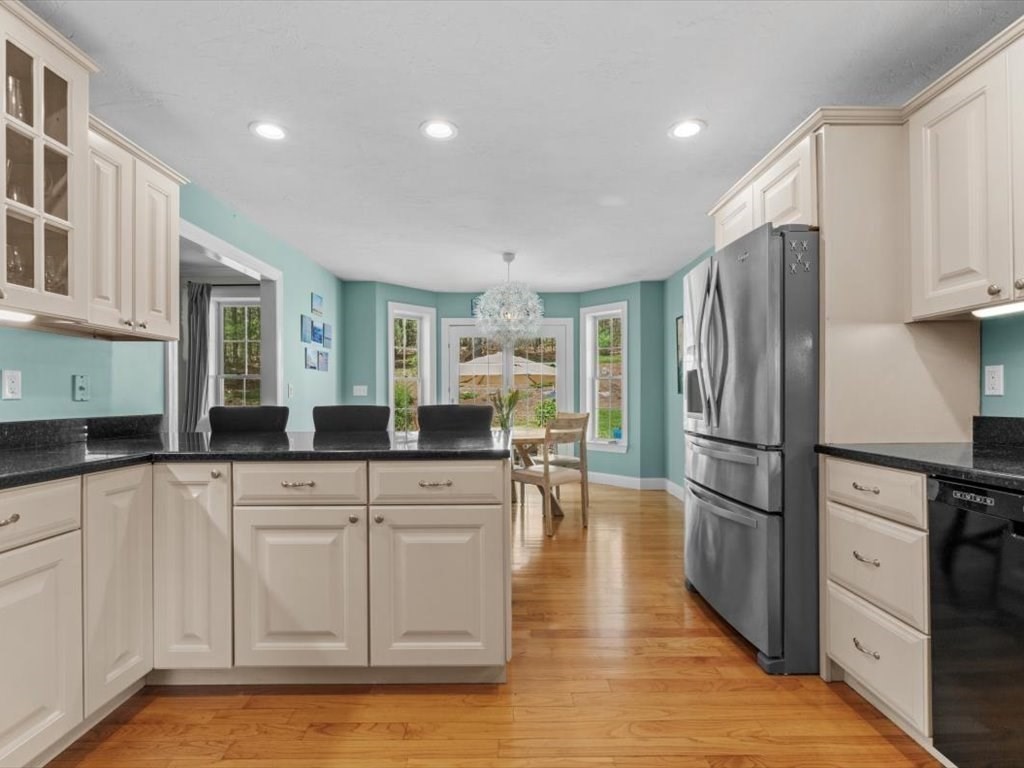 176 Stone School Road Sutton, MA 01590 - Photo 10 of 41