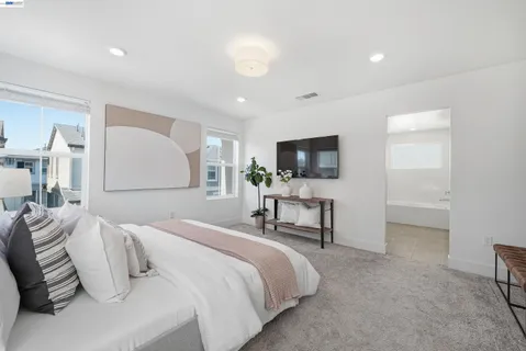 $1,250,000 | 9137 Seawind Way, Newark, CA 94560
