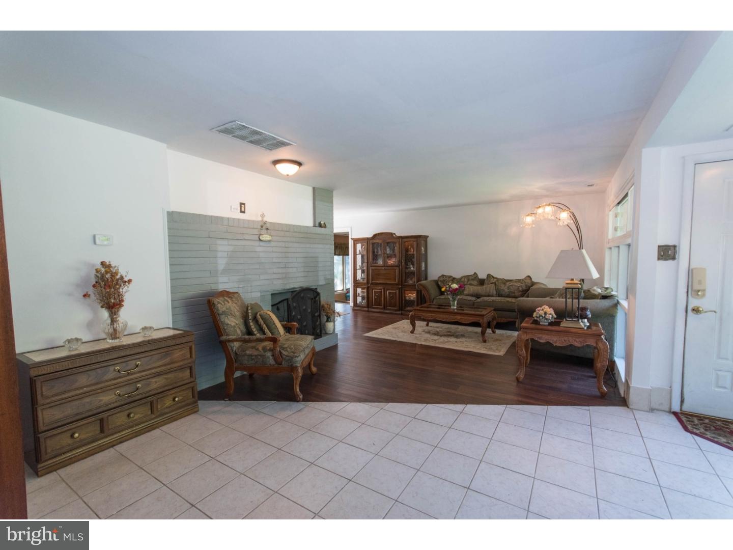 1141 Boxwood Road Jenkintown, PA 19046 - Photo 5 of 21 Living Room