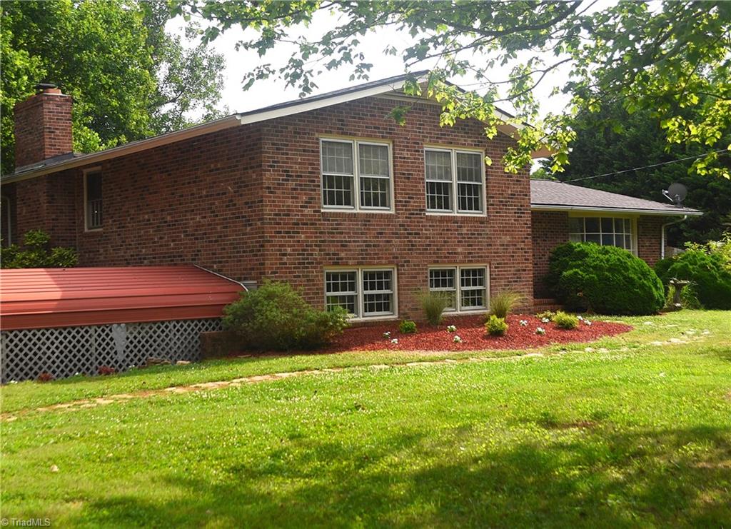 915 Old Lowgap Road Mount Airy, NC 27030 - Photo 2 of 29 Gallery Image 2