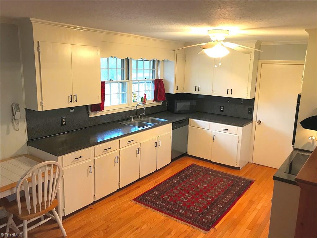 915 Old Lowgap Road Mount Airy, NC 27030 - Photo 7 of 29 Gallery Image 7