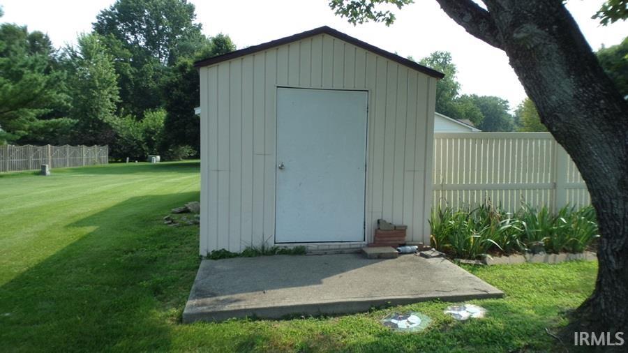 1802 Forbes Road Vincennes, IN 47591 - Photo 23 of 31 Gallery Image 23