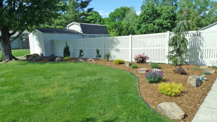 1802 Forbes Road Vincennes, IN 47591 - Photo 27 of 31 Gallery Image 27