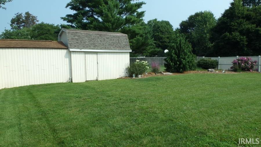 1802 Forbes Road Vincennes, IN 47591 - Photo 29 of 31 Gallery Image 29