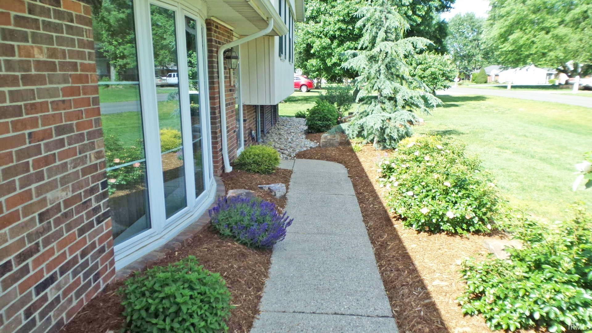 1802 Forbes Road Vincennes, IN 47591 - Photo 3 of 31 Gallery Image 3