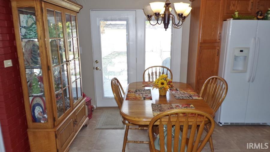 1802 Forbes Road Vincennes, IN 47591 - Photo 9 of 31 Gallery Image 9