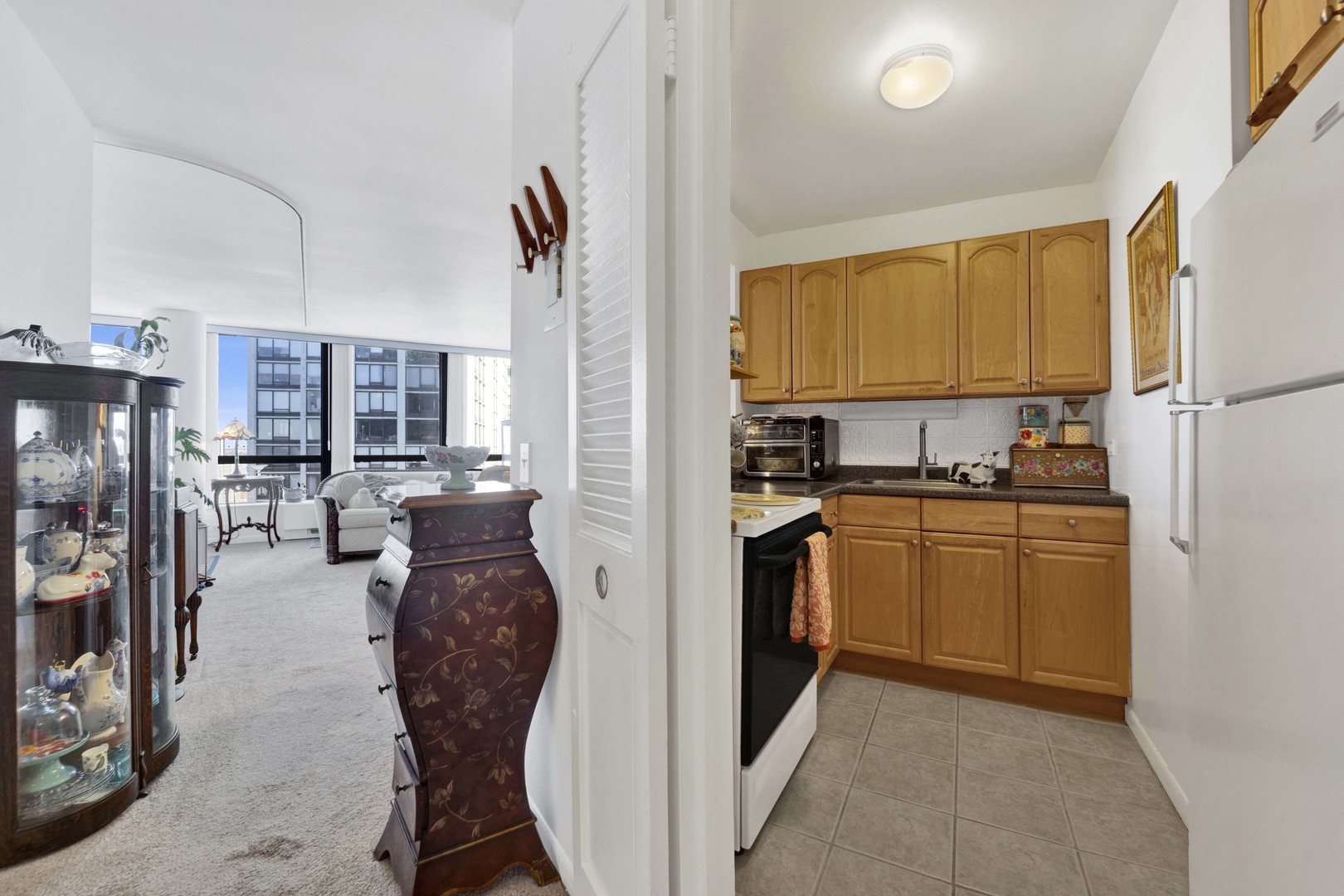 5415 North Sheridan Road, Unit 1907 Chicago, IL 60640 - Photo 8 of 14