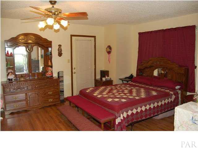 7379 Gibson Road Molino, FL 32577 - Photo 10 of 24 Gallery Image 10