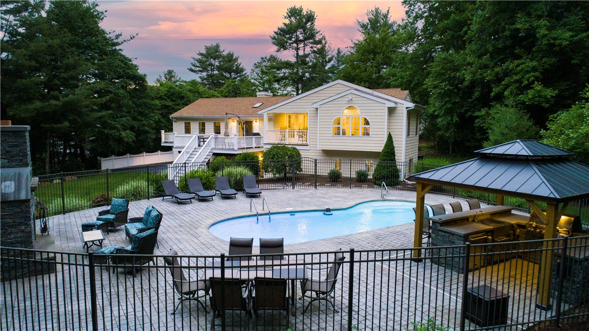 15 Roundtable Court Richmond, RI 02892 - Photo 10 of 46