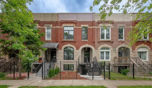 $2,200 | 3246 West Fulton Boulevard, Unit 1, Chicago, IL 60624