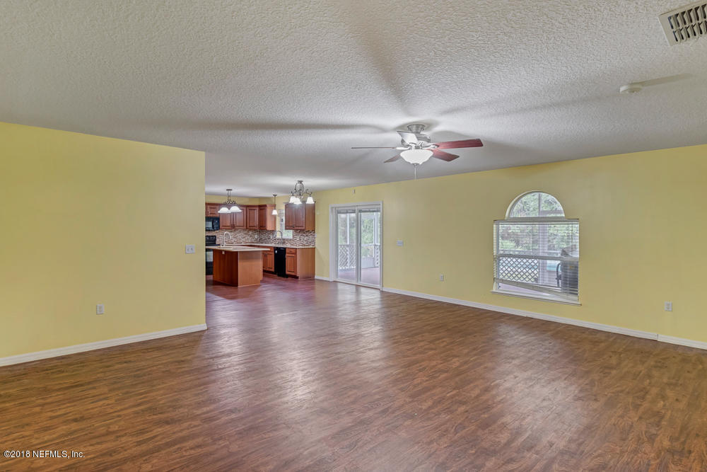 12100 Chester Creek Road Jacksonville, FL 32218 - Photo 12 of 40 Living Room