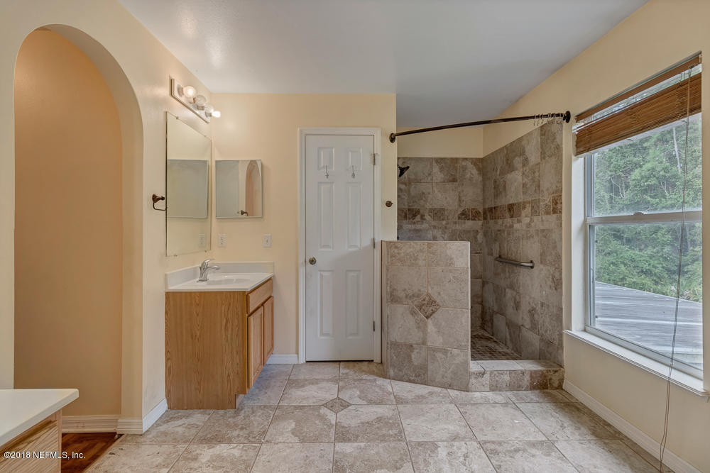 12100 Chester Creek Road Jacksonville, FL 32218 - Photo 31 of 40 Owners Bath