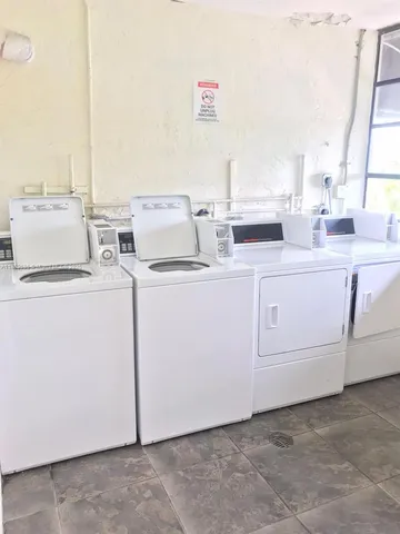 $1,375 | 2701 Riverside Drive, Unit 515B, Coral Springs, FL 33065