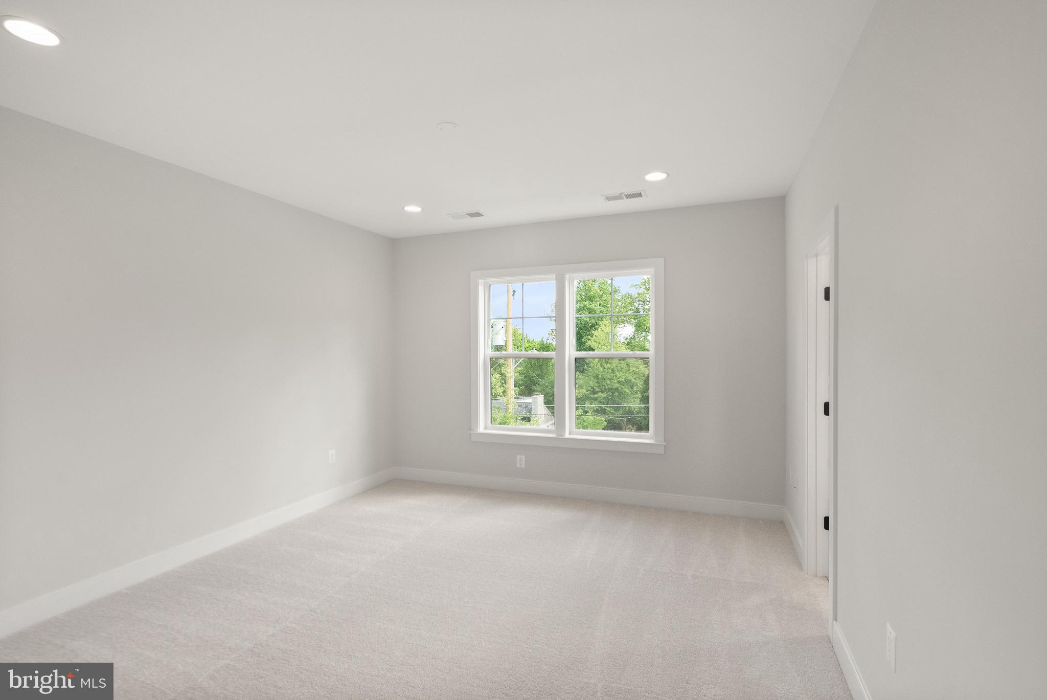 7232 Andrus Road Bethesda, MD 20817 - Photo 22 of 36 Bright and airy secondary room w/ modern finishes.