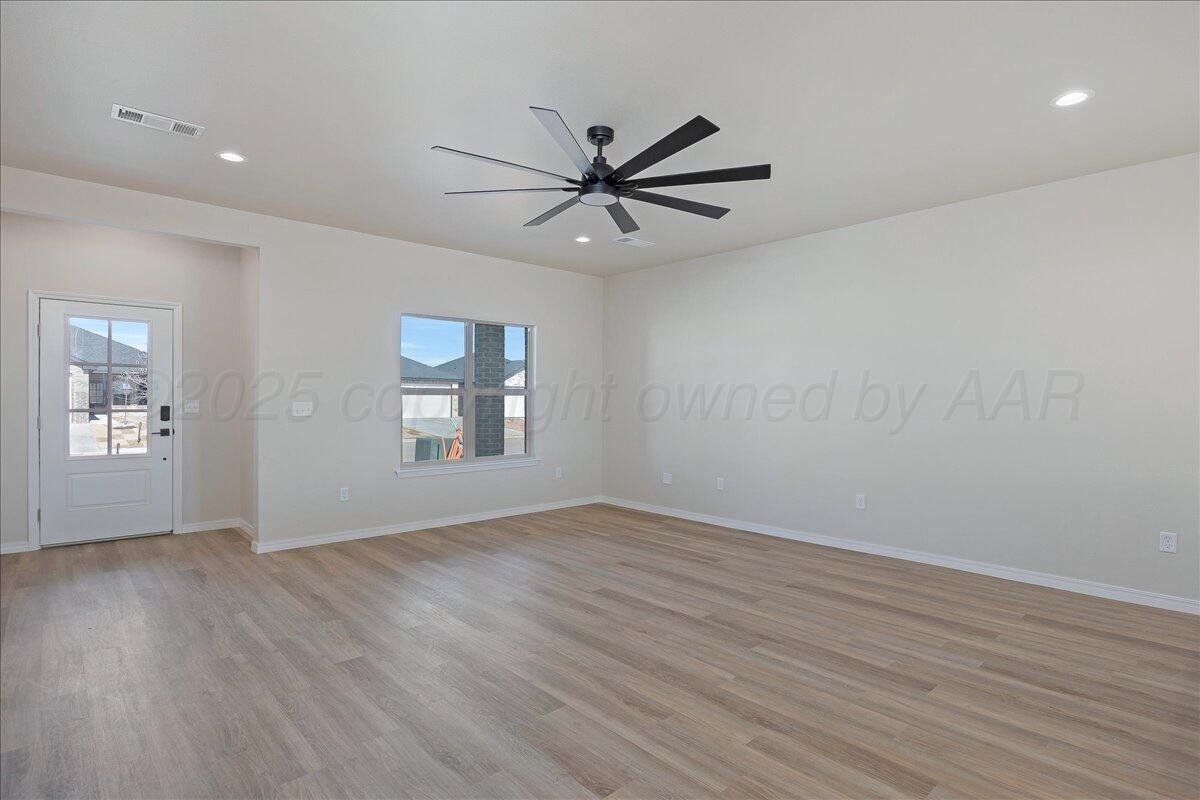 4303 Beacon Road Amarillo, TX 79118 - Photo 5 of 21 04-Living Room