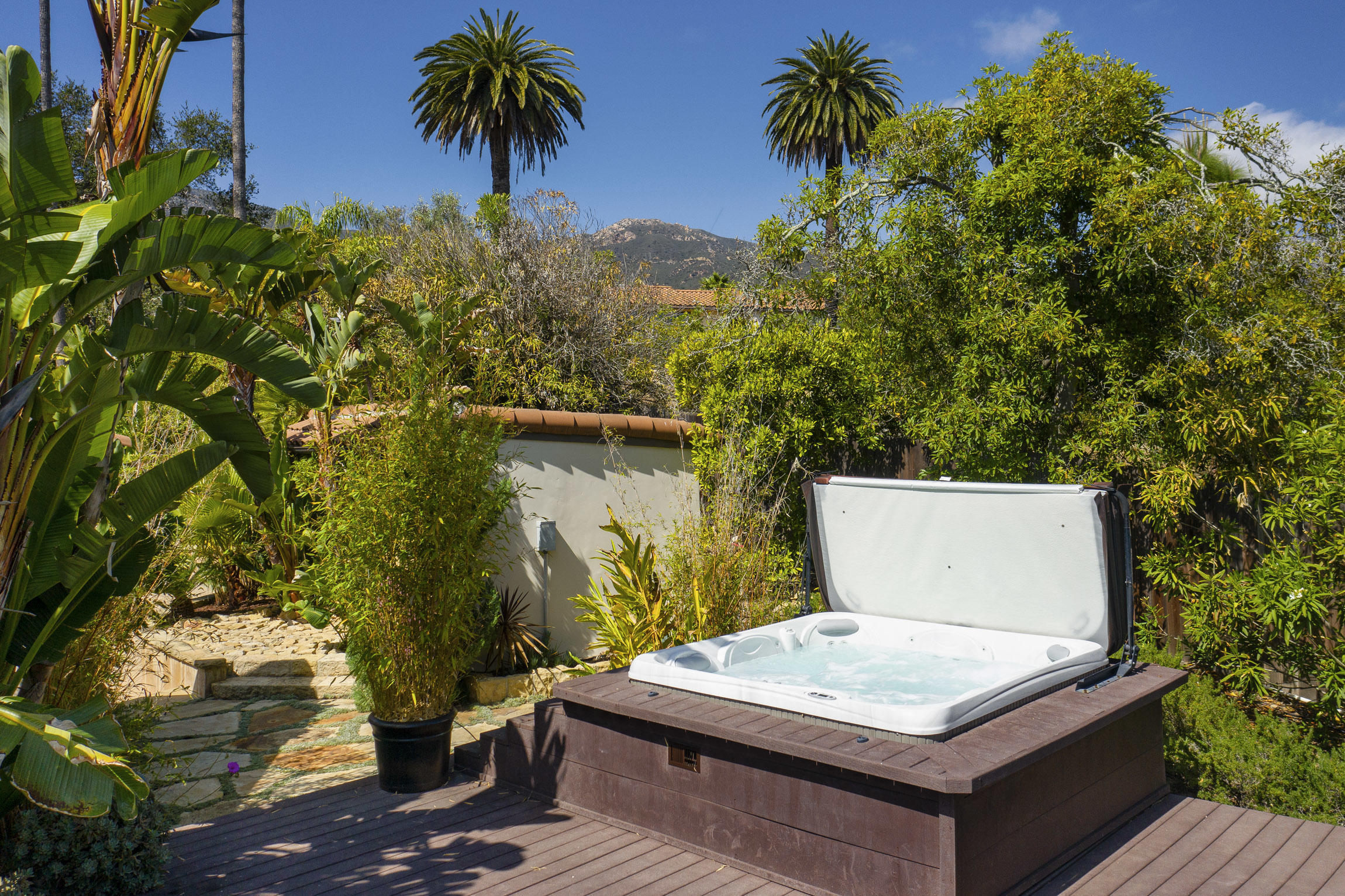 2519 Foothill Lane Santa Barbara, CA 93105 - Photo 35 of 35 a view of a terrace