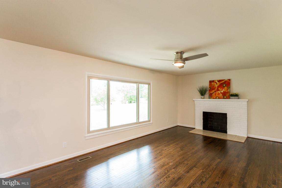 373 Cropp Road Fredericksburg, VA 22406 - Photo 9 of 30 Family Room with wood burning fireplace