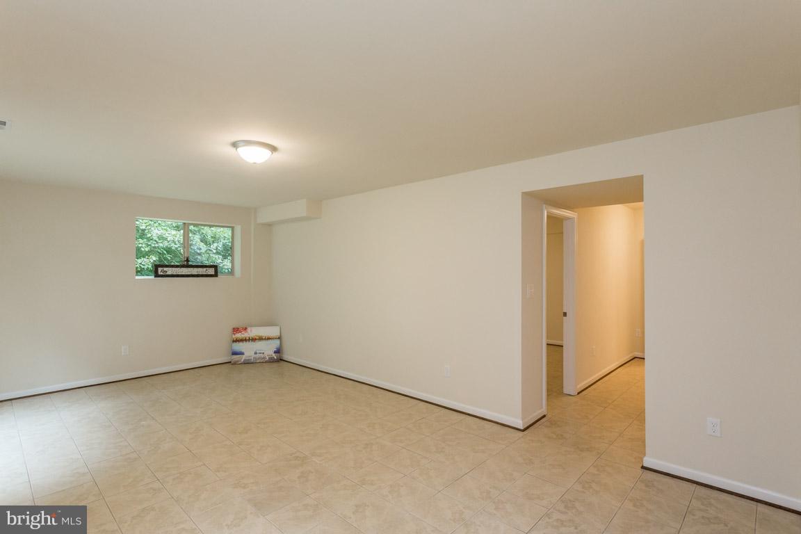 373 Cropp Road Fredericksburg, VA 22406 - Photo 20 of 30 Lower Level - easy-to-maintain tile flooring!