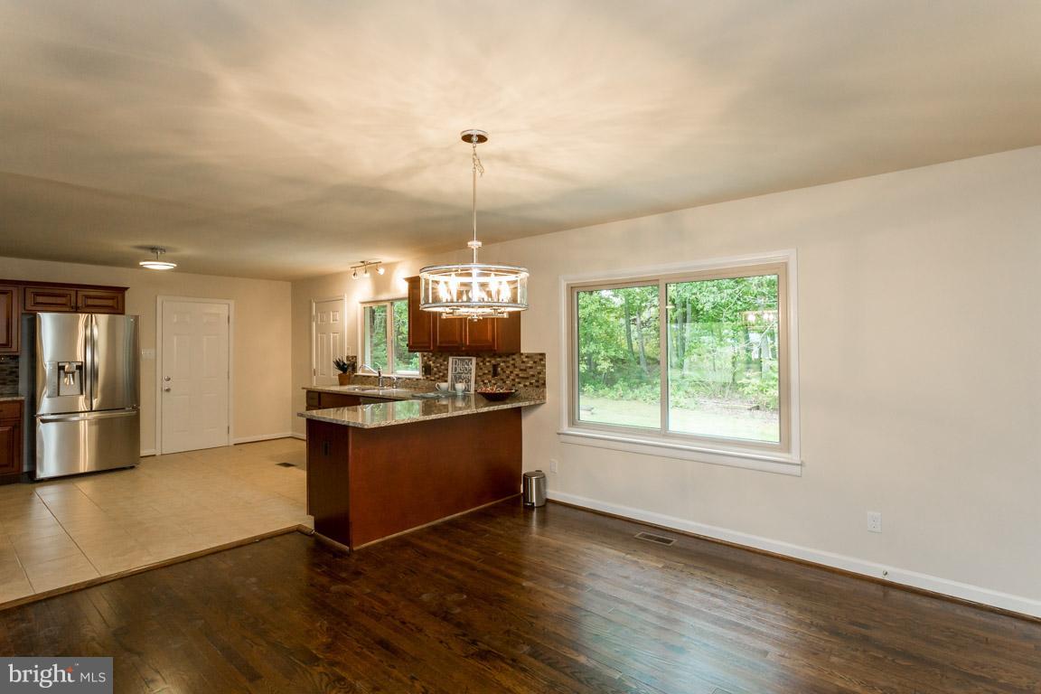 373 Cropp Road Fredericksburg, VA 22406 - Photo 5 of 30 Kitchen & Dining Room