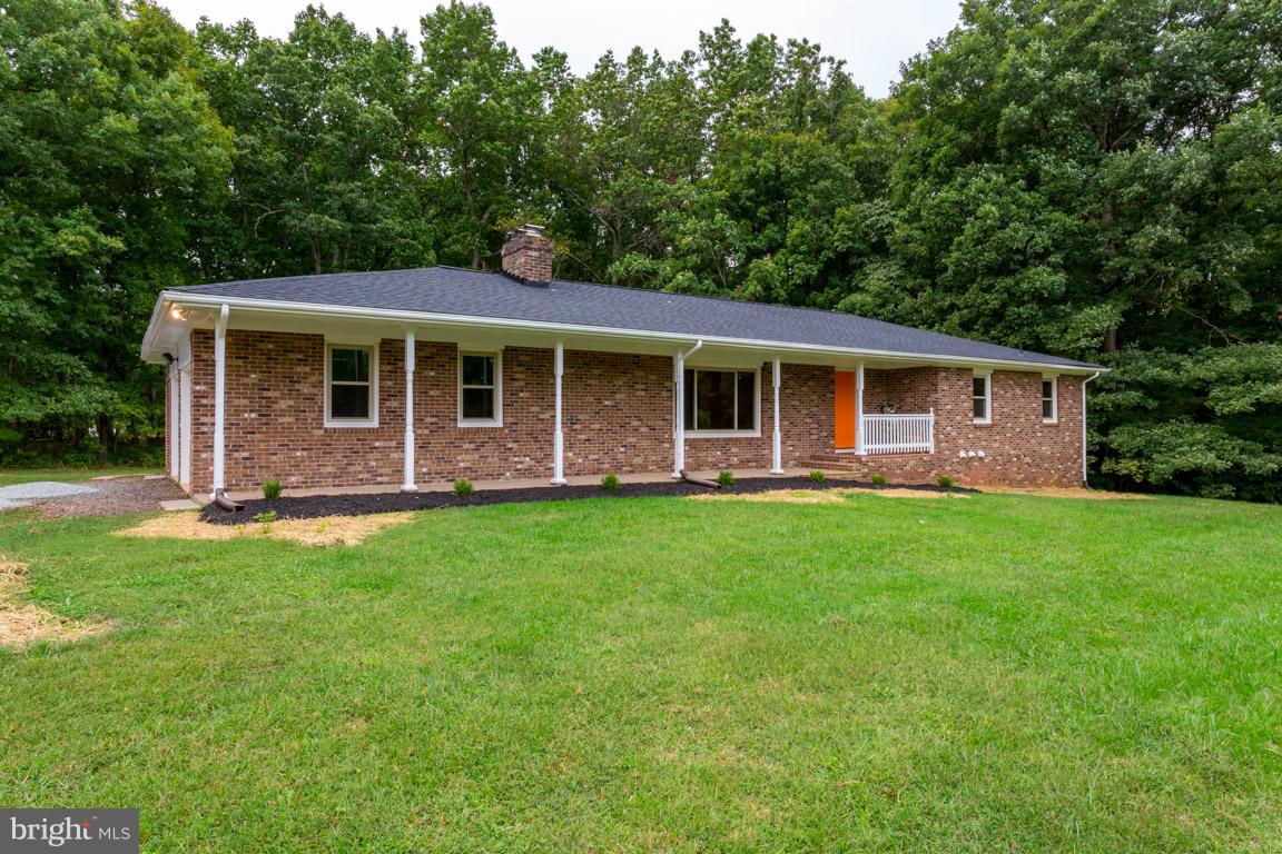 373 Cropp Road Fredericksburg, VA 22406 - Photo 6 of 30 All Brick Rambler on 2.44 Acres!