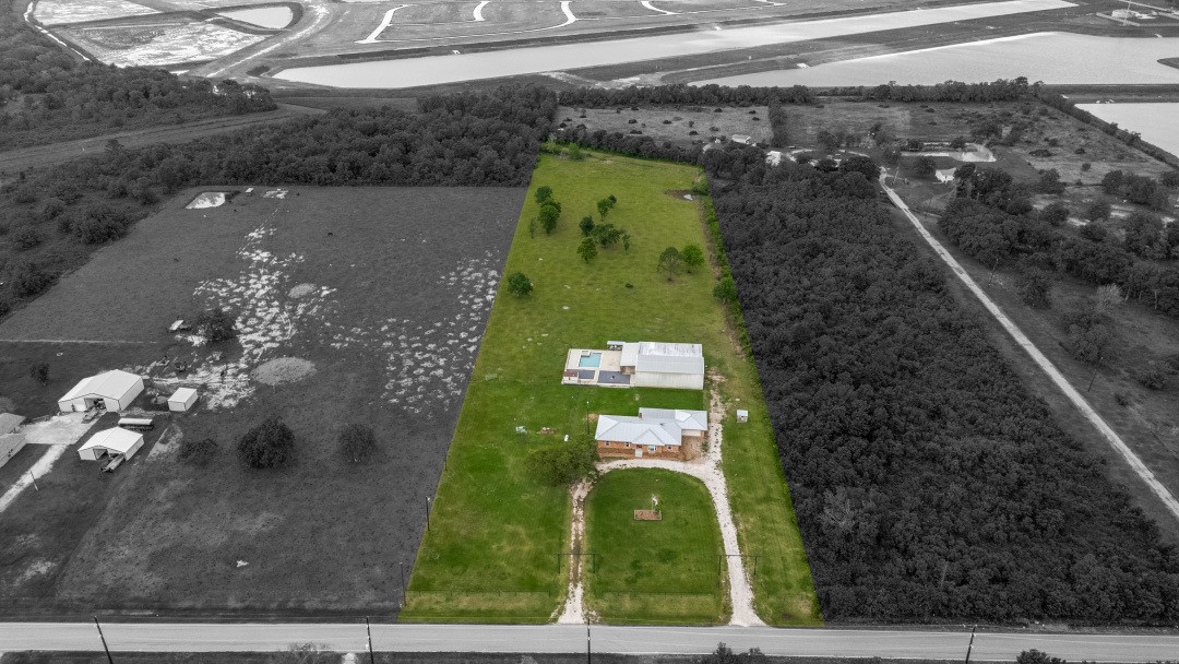 2500 County Road 62 Rosharon, TX 77583 - Photo 47 of 48 a view of a yard