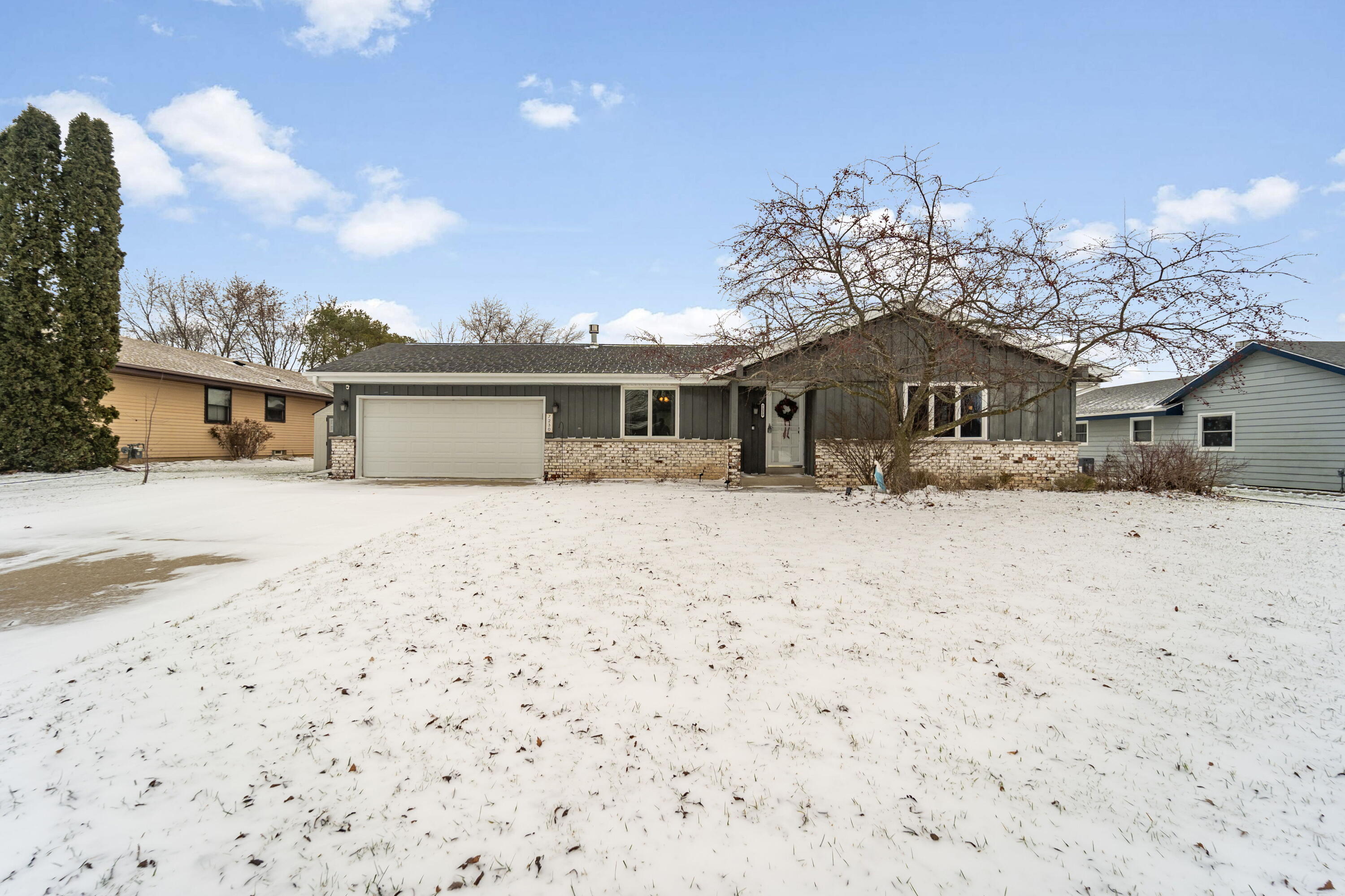 7230 South 38th Street Franklin, WI 53132 - Photo 2 of 17 Front View
