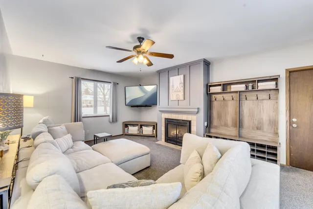 $400,000 | 7230 South 38th Street, Franklin, WI 53132