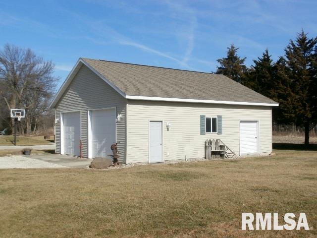 104 Deer Trail Road Pekin, IL 61554 - Photo 3 of 20