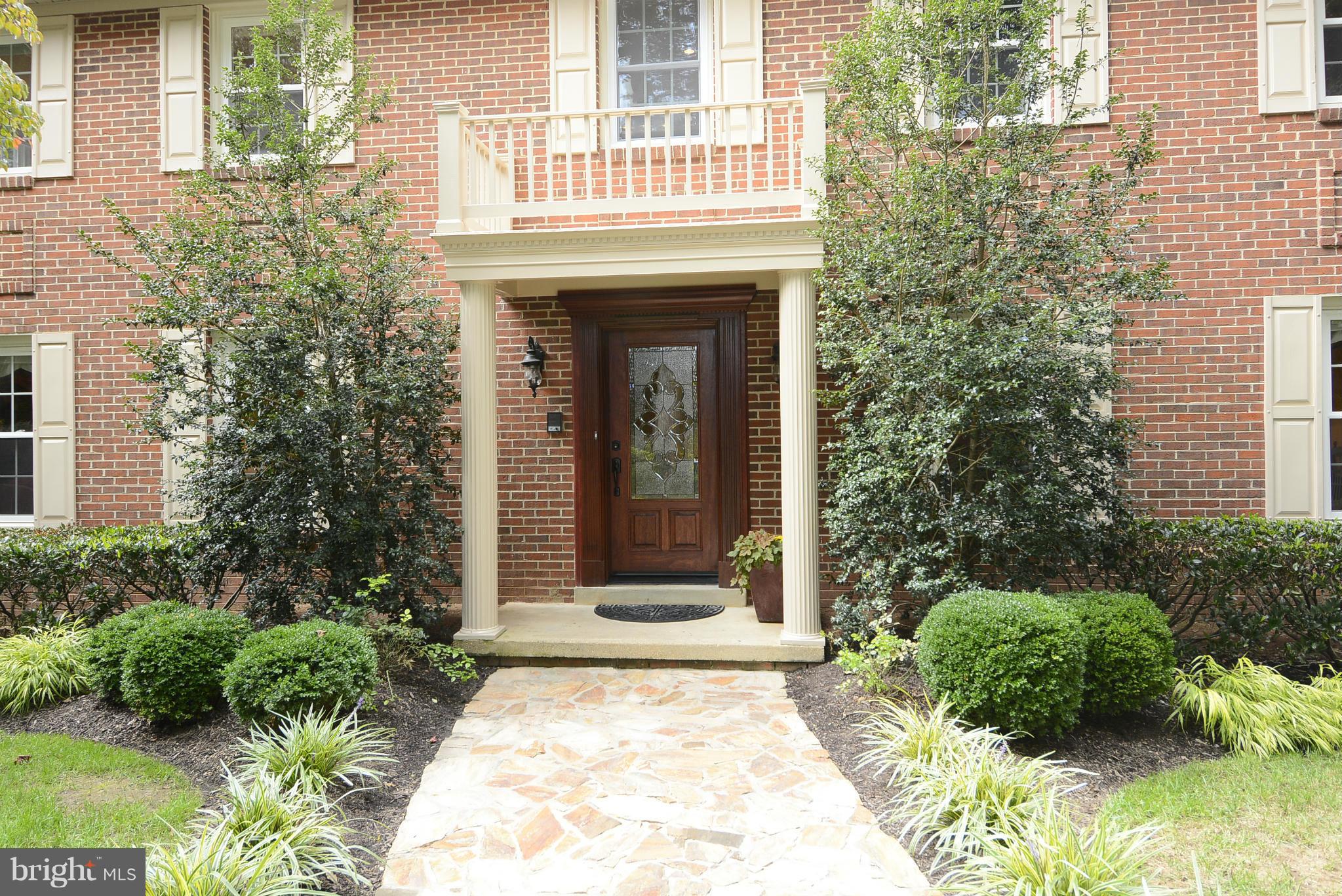 3118 Hunt Road Oakton, VA 22124 - Photo 3 of 30 Imported Mahogany Front Door w Leaded Glass