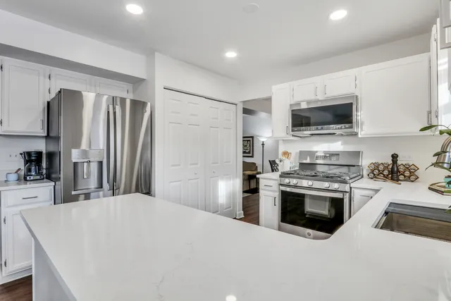 $475,000 | 269 Braxton Way, Grayslake, IL 60030