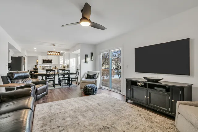 $475,000 | 269 Braxton Way, Grayslake, IL 60030