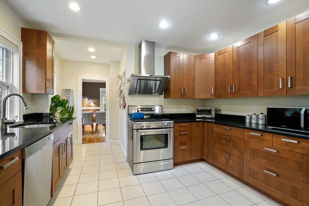 103 Hillside Road, Unit 103 Watertown, MA 02472 - Photo 5 of 12 Gallery Image 5