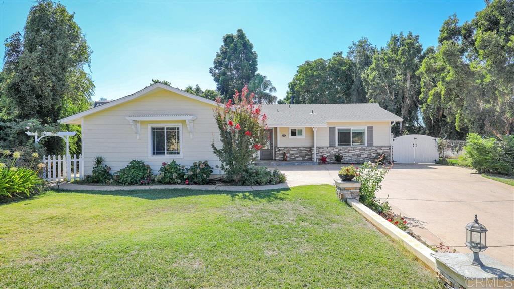 1127 Pepper Tree Lane Fallbrook, CA 92028 - Photo 2 of 22