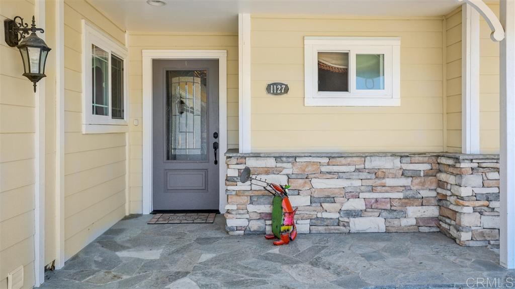 1127 Pepper Tree Lane Fallbrook, CA 92028 - Photo 3 of 22