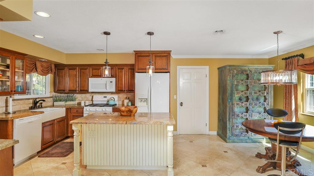 1127 Pepper Tree Lane Fallbrook, CA 92028 - Photo 7 of 22