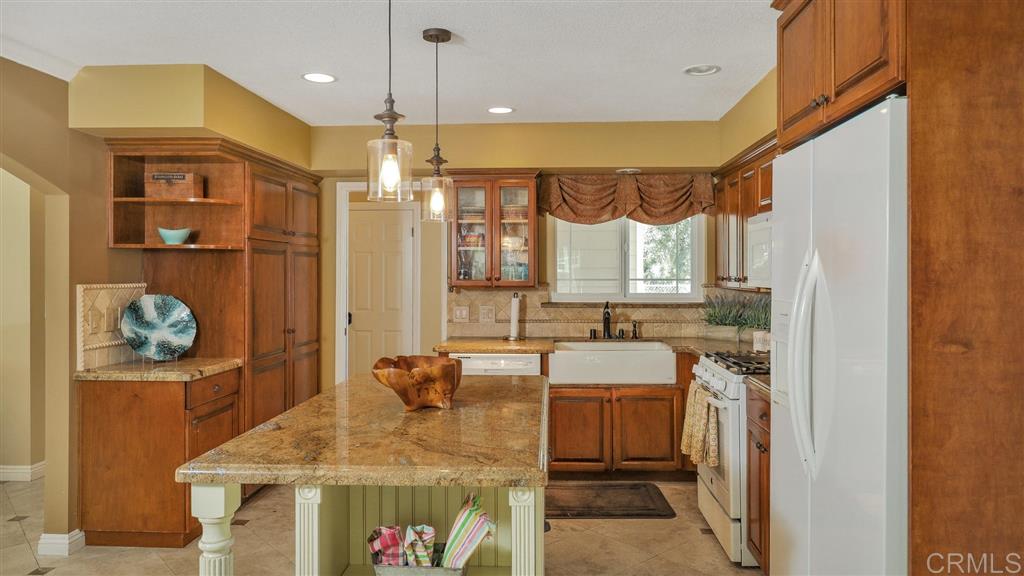 1127 Pepper Tree Lane Fallbrook, CA 92028 - Photo 9 of 22