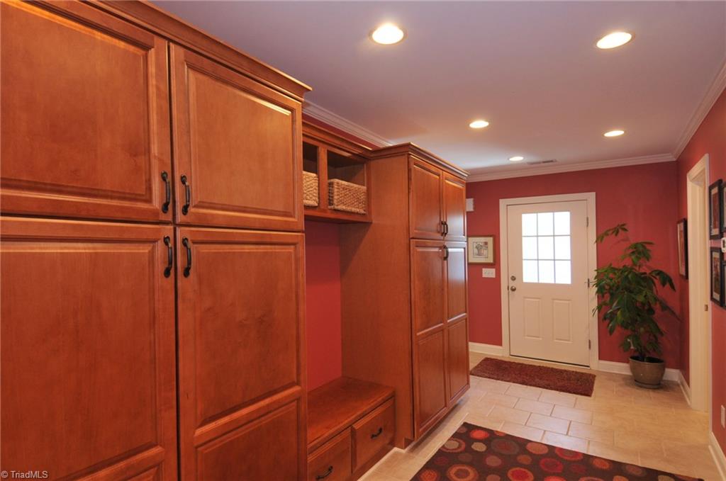 970 Arbor Road Winston-Salem, NC 27104 - Photo 11 of 28 Mud room