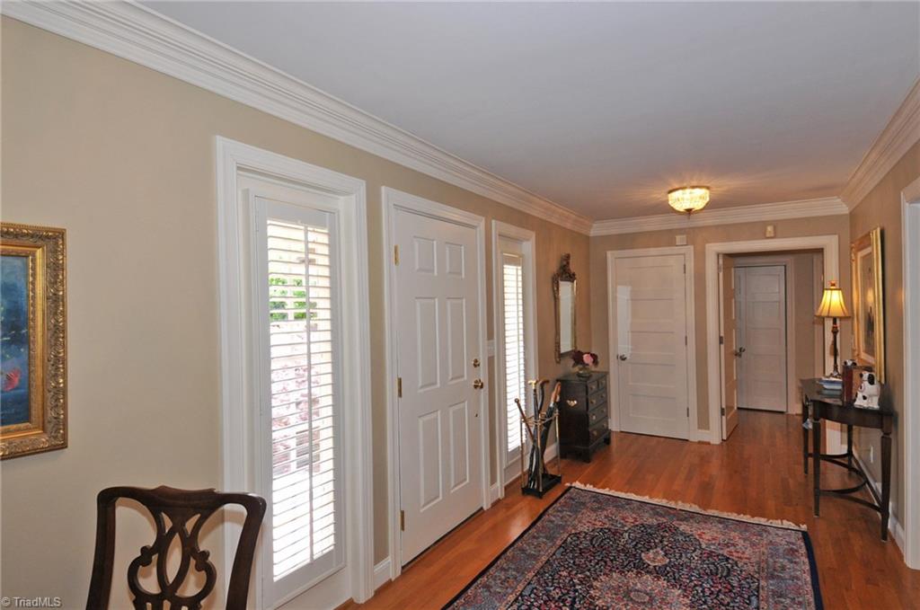970 Arbor Road Winston-Salem, NC 27104 - Photo 3 of 28 Entryway