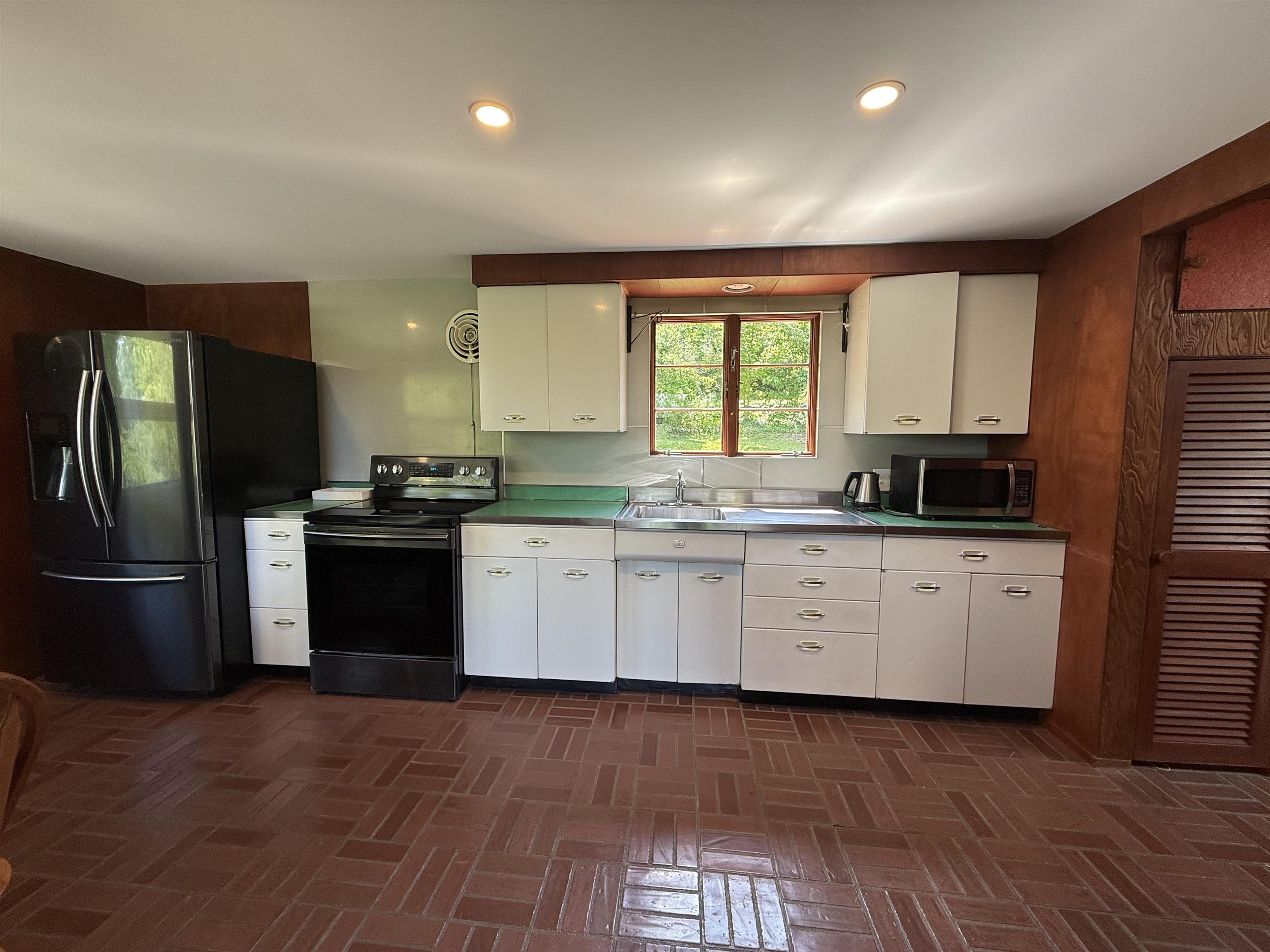 211 Pleasant Valley Road Brattleboro, VT 05301 - Photo 27 of 44