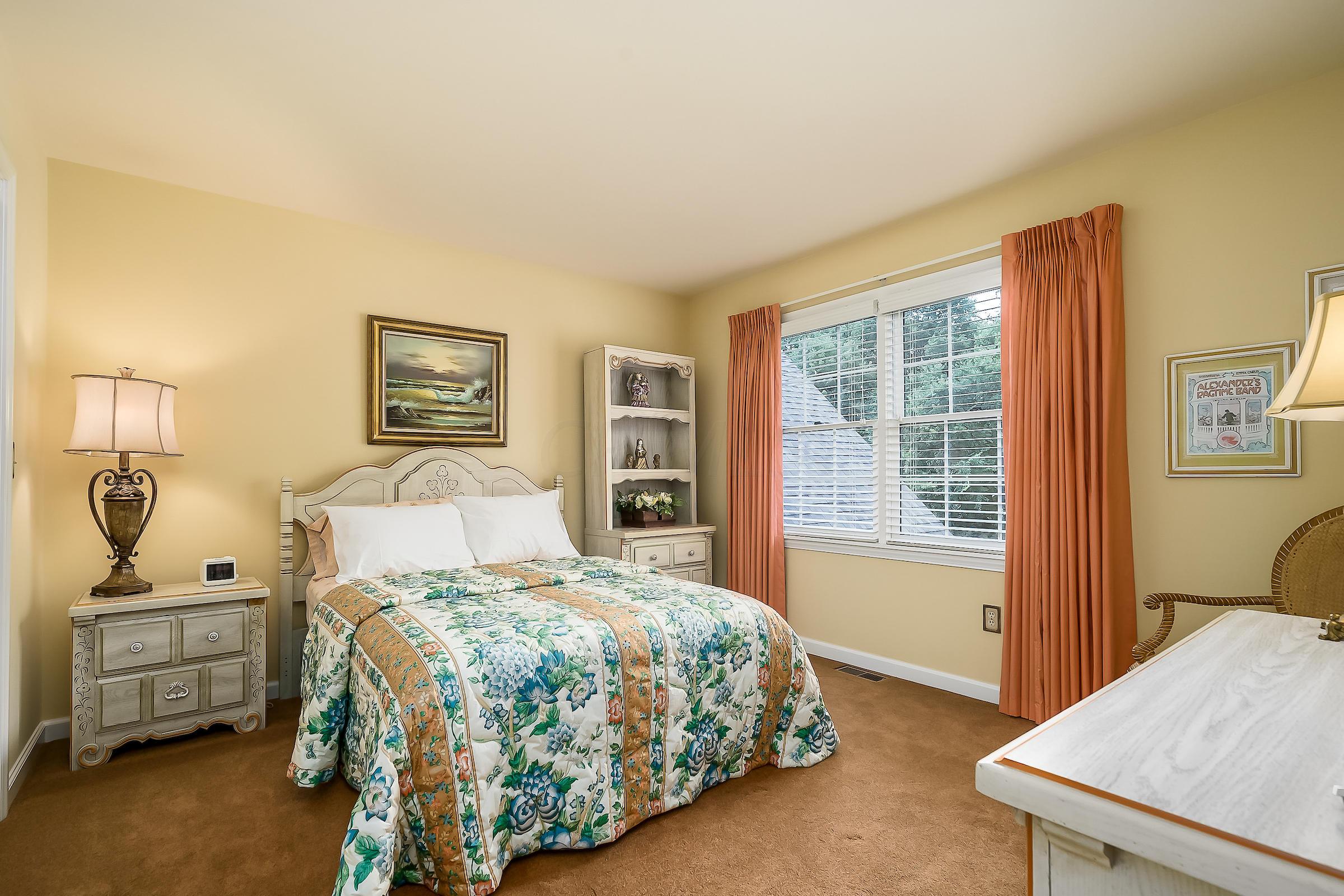 2757 Wickliffe Road Columbus, OH 43221 - Photo 13 of 35