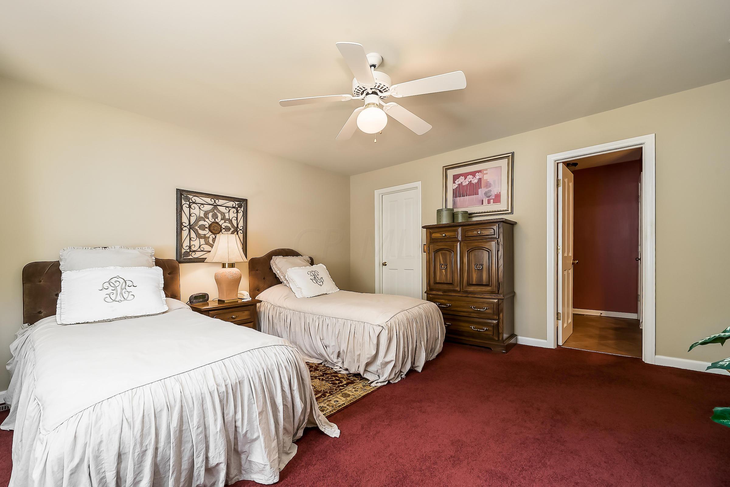 2757 Wickliffe Road Columbus, OH 43221 - Photo 16 of 35