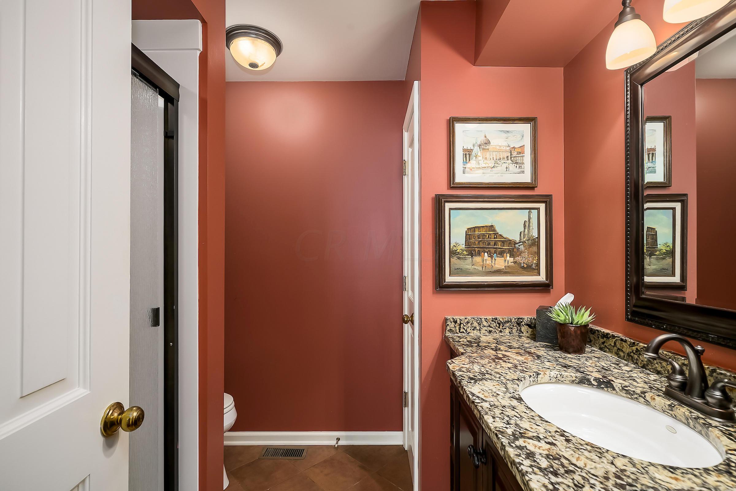 2757 Wickliffe Road Columbus, OH 43221 - Photo 17 of 35