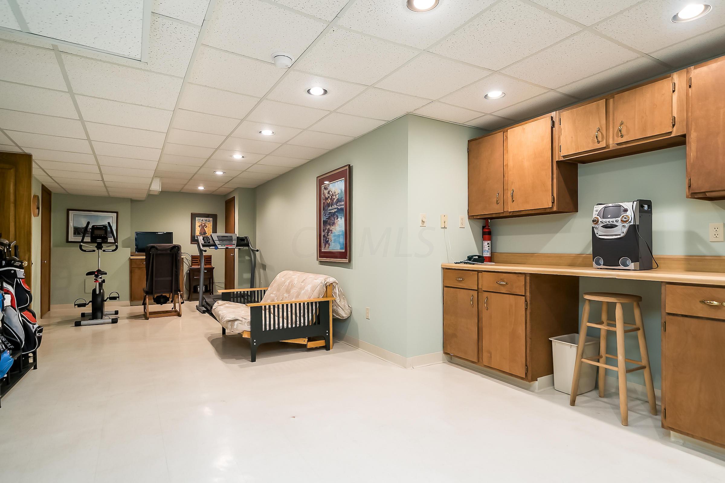 2757 Wickliffe Road Columbus, OH 43221 - Photo 18 of 35
