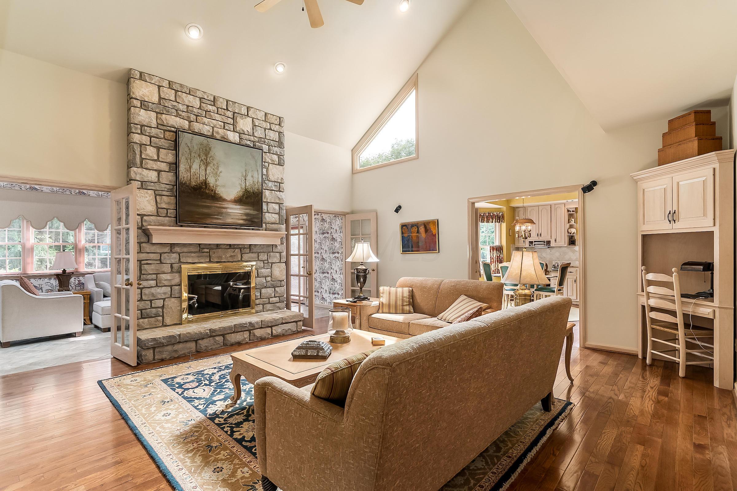 2757 Wickliffe Road Columbus, OH 43221 - Photo 3 of 35
