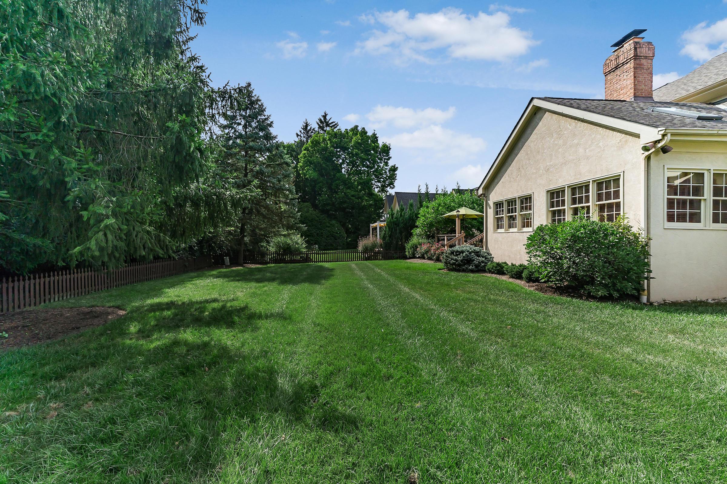 2757 Wickliffe Road Columbus, OH 43221 - Photo 33 of 35