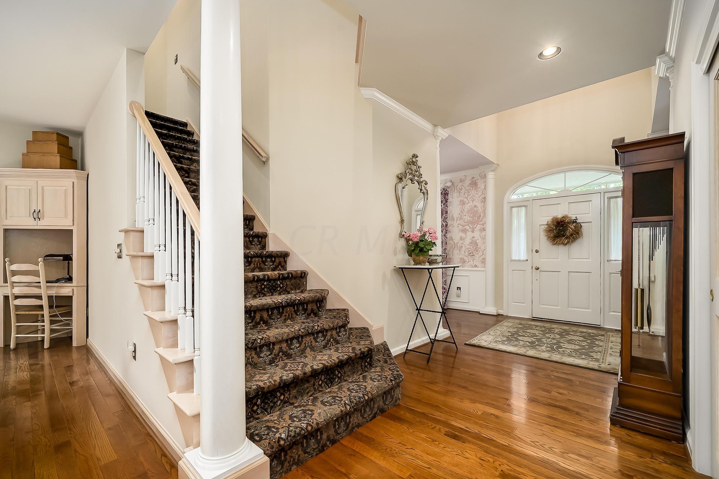 2757 Wickliffe Road Columbus, OH 43221 - Photo 9 of 35